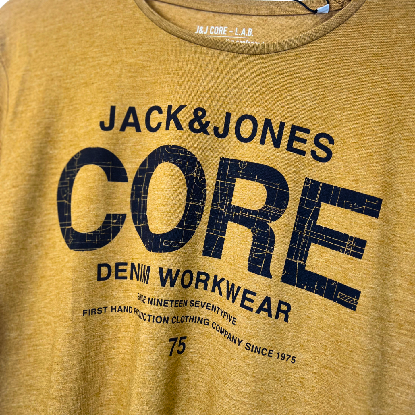 Men’s Short Sleeve Core T-Shirt – Size XL Golden Brown