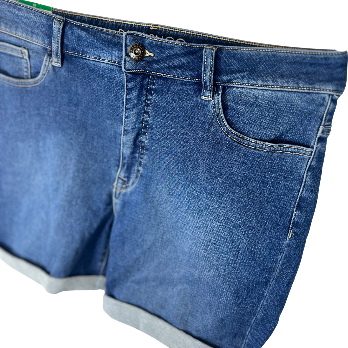 Women’s Mid-Rise Blue Jean Shorts – Size 12