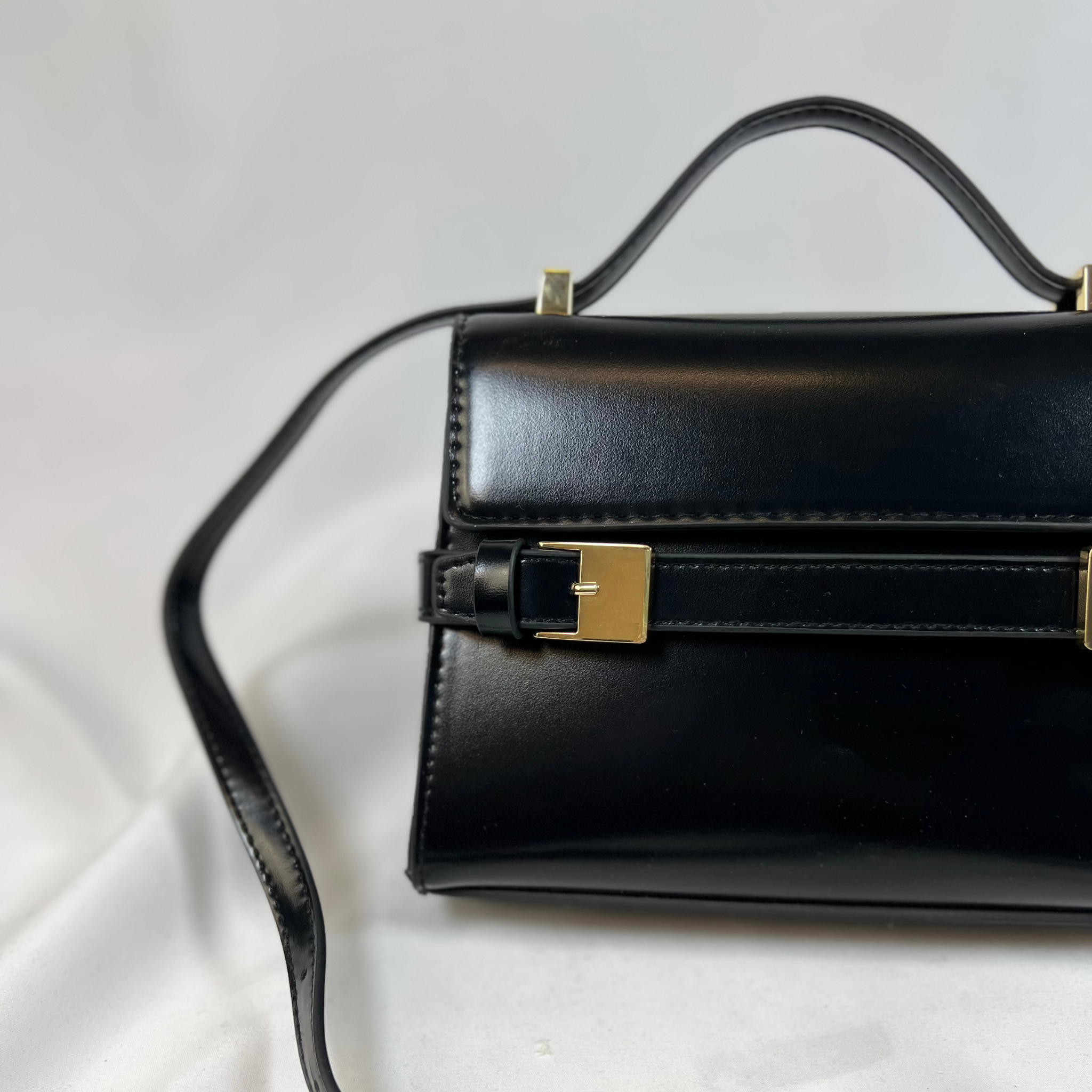 Strap-Detail Crossbody Bag | Black