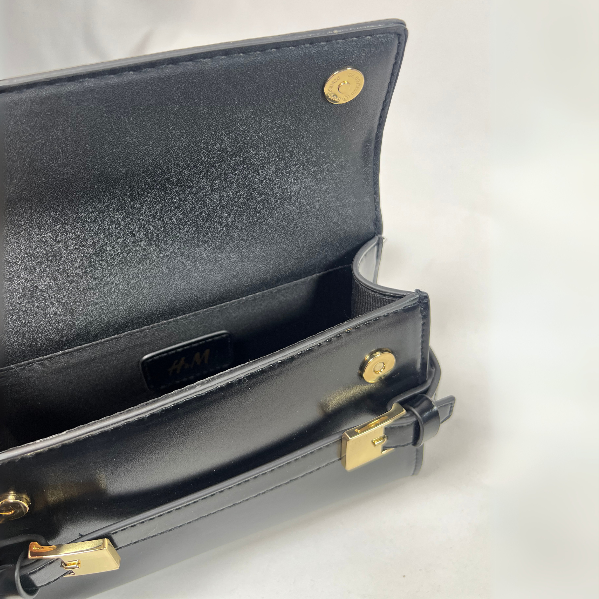 Strap-Detail Crossbody Bag | Black