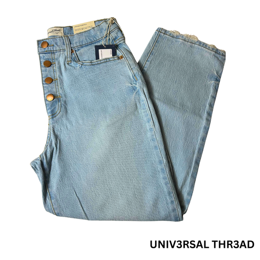 Vintage Straight Light Blue Jeans – Size 6/28S | Classic Fit