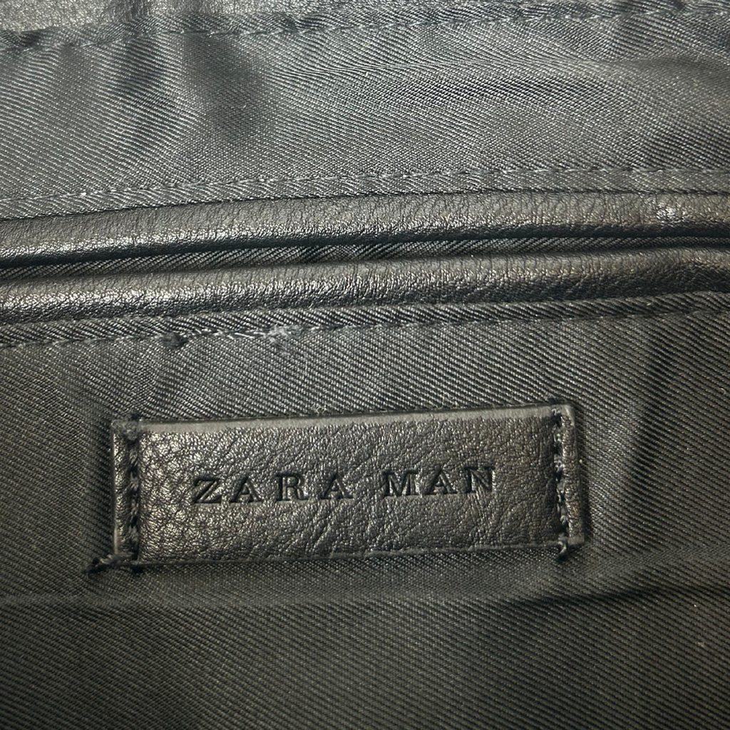 Black Men’s Messenger Bag – Sleek & Modern Everyday Carry